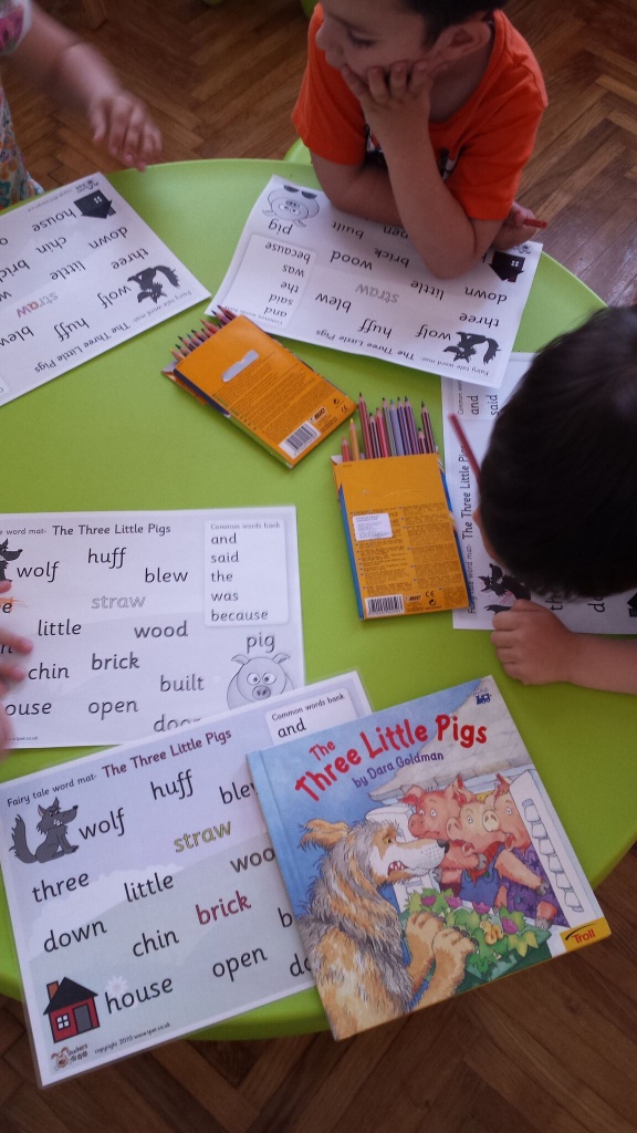 tri praseta three little pigs citanje prica
